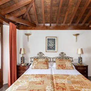 https://apartamentos-en-pleno-centro-aljibe-rodrigo-del-campo-2b.es-andalucia.com